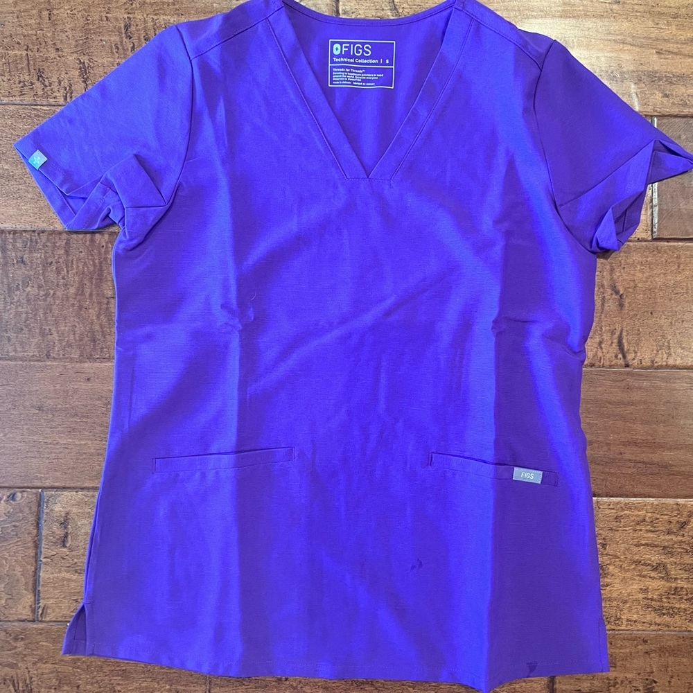 FIGS Brand New Purple Casma Three-pocket Scrub Too- Small